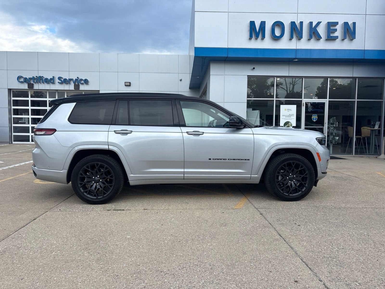 2023 Jeep Grand Cherokee L Summit Reserve