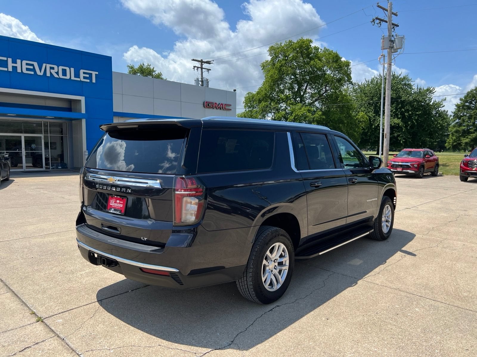 2024 Chevrolet Suburban LT