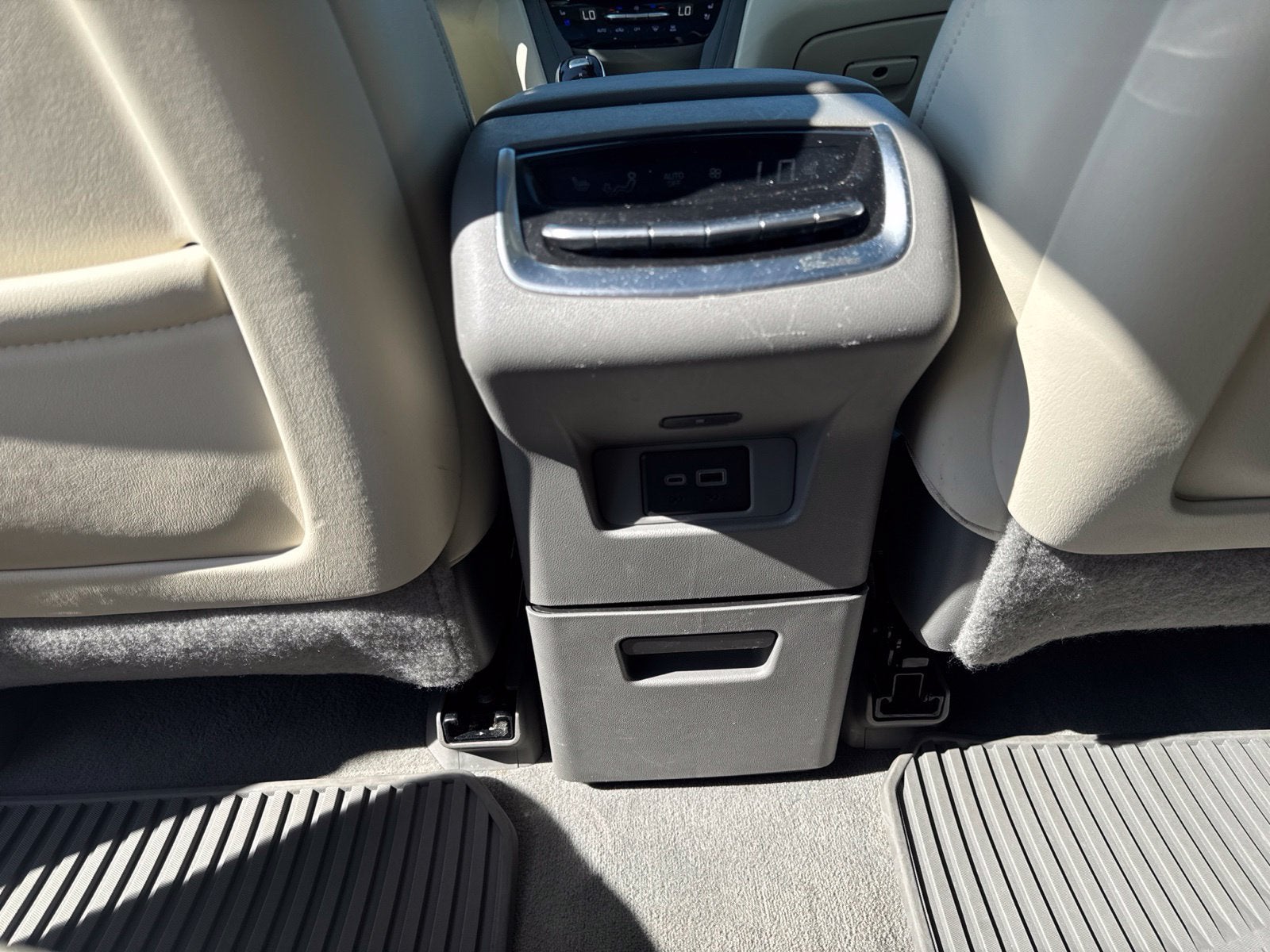 2023 Cadillac XT6 FWD Premium Luxury