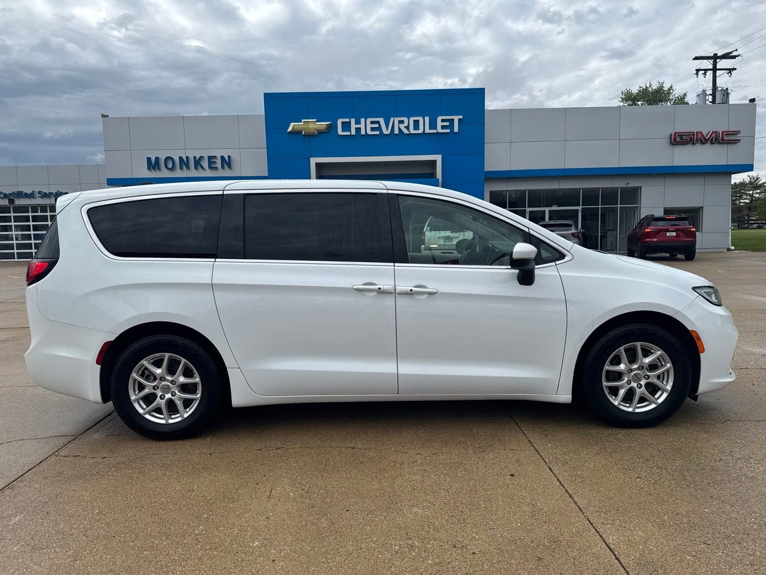 2023 Chrysler Pacifica Touring L