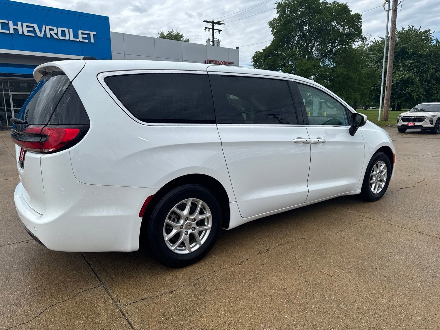 2023 Chrysler Pacifica Touring L