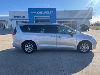 2024 Chrysler Pacifica Touring L
