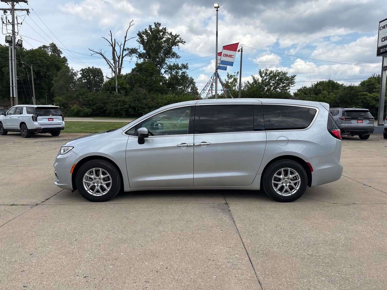 2023 Chrysler Pacifica Touring L