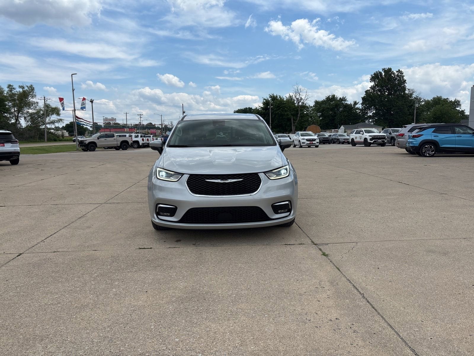 2023 Chrysler Pacifica Touring L