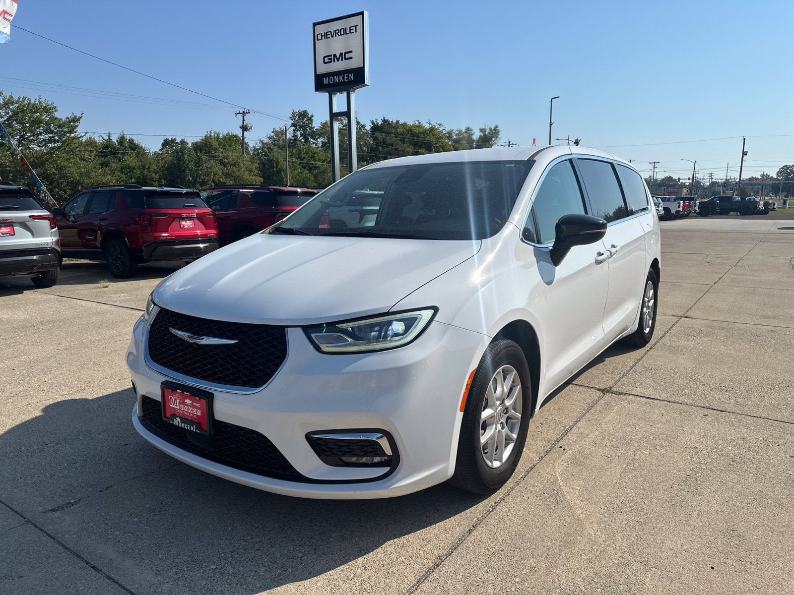 2024 Chrysler Pacifica Touring L