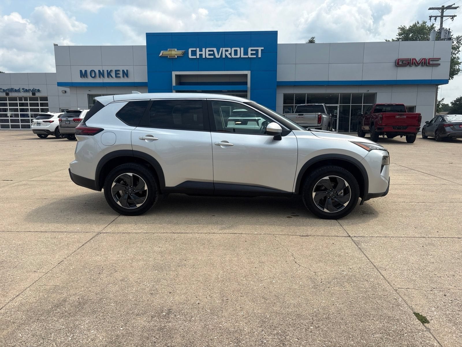 2025 Nissan Rogue SV