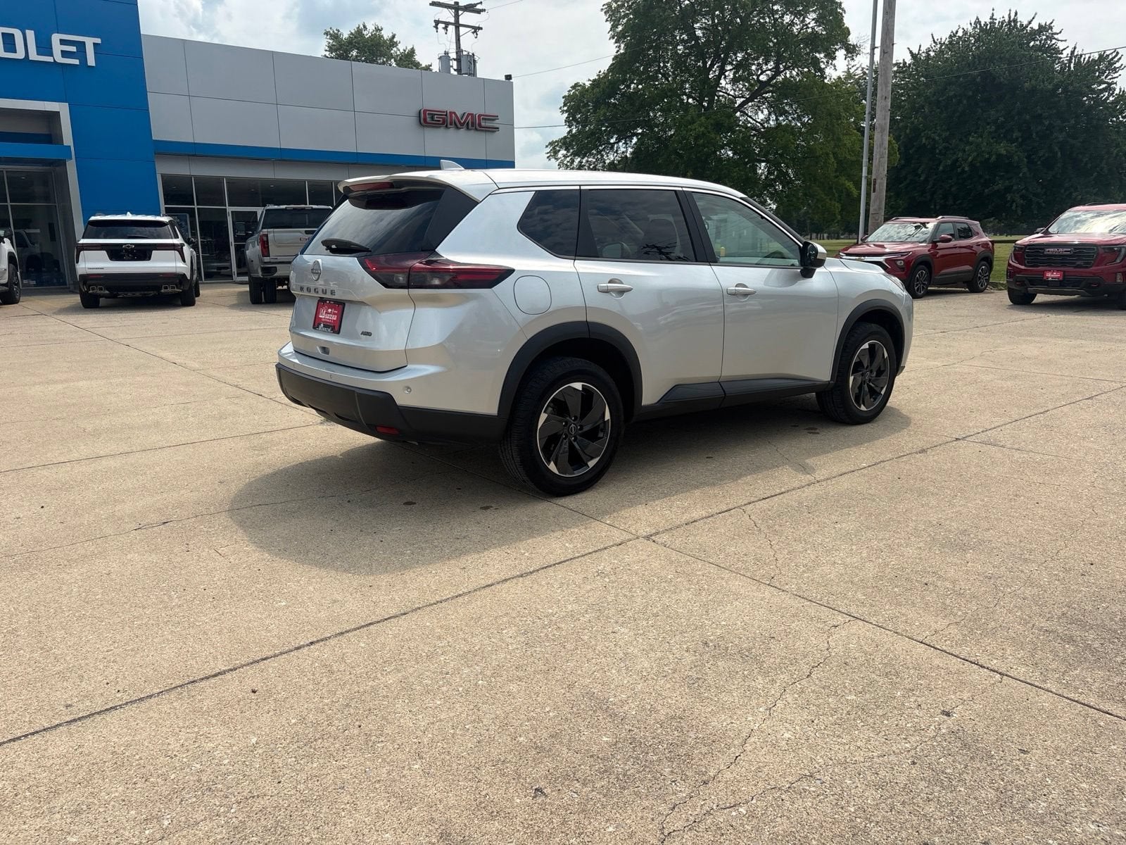 2025 Nissan Rogue SV