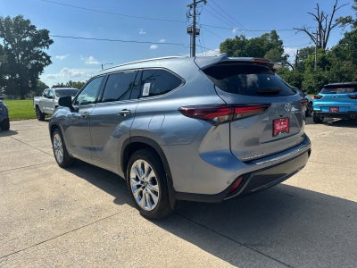 2024 Toyota Highlander LE