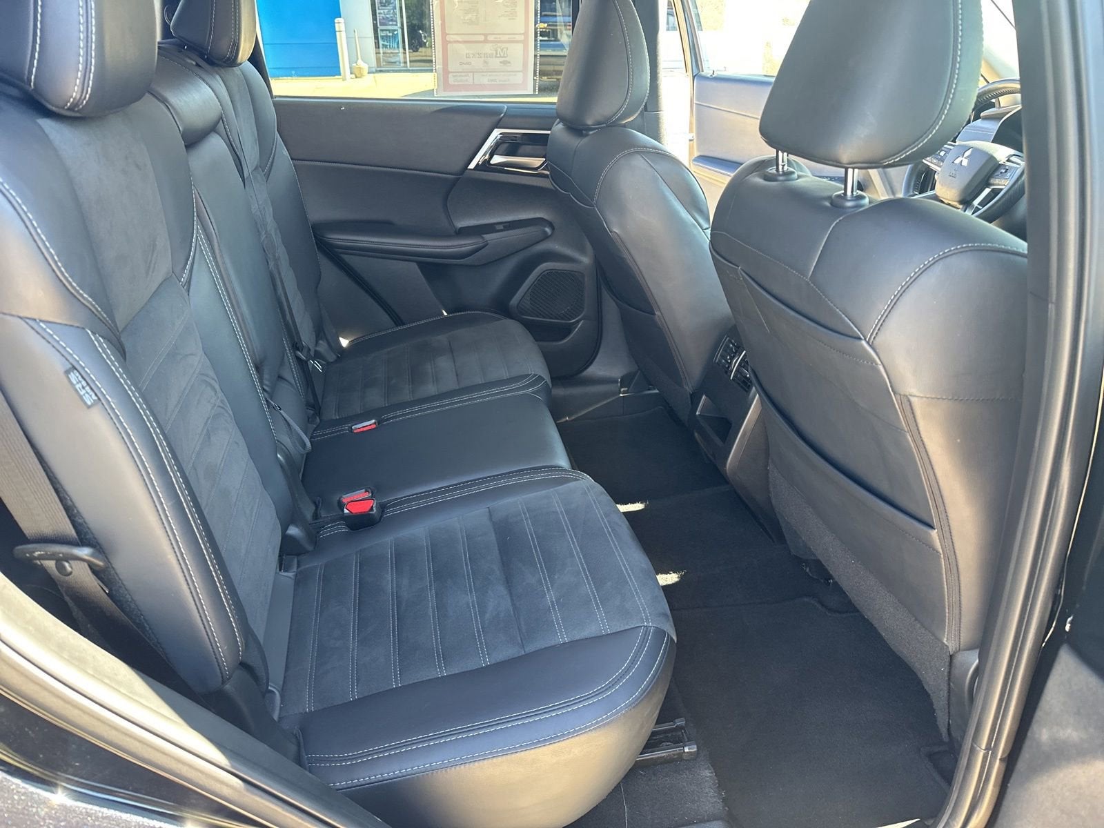 2024 Mitsubishi Outlander SE