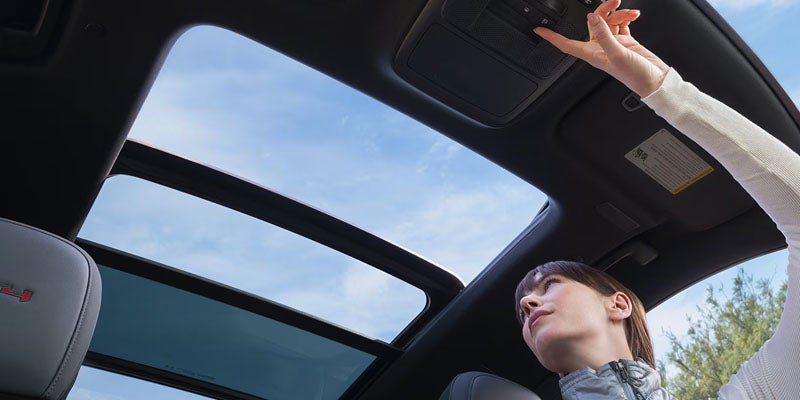 Sunroof feature of GMC Acadia